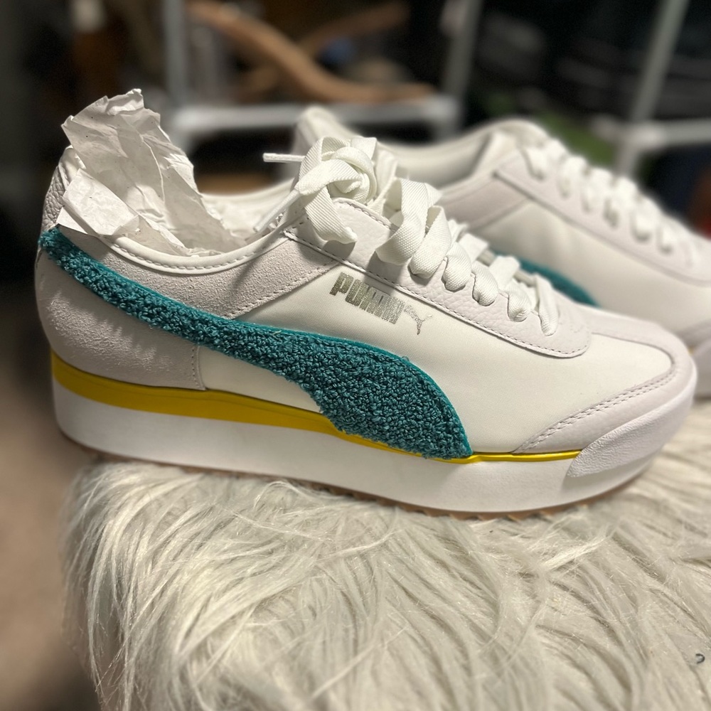 Puma Roma Amor Platform Sneakers Size 9.5